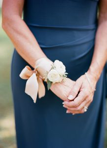 southern-wedding-modern-corsage